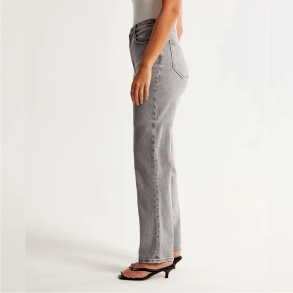 Abercrombie ‘90s Straight Ultra High Rise Jeans Grey Wash 30 / 12 J15 - Picture 2 of 10